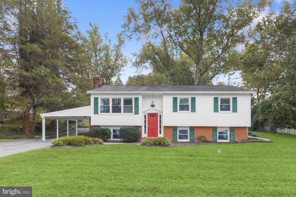 6015 FAIRFIELD LN, SYKESVILLE, MD 21784 - Image b2ac7d68deb135acf4e402f25c8f9b9b/400922682