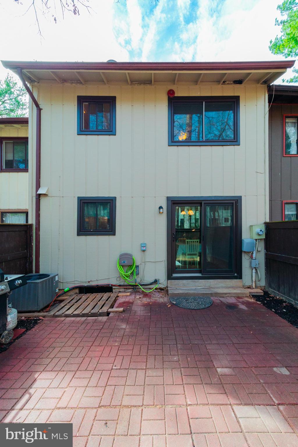 RESTON - Residential