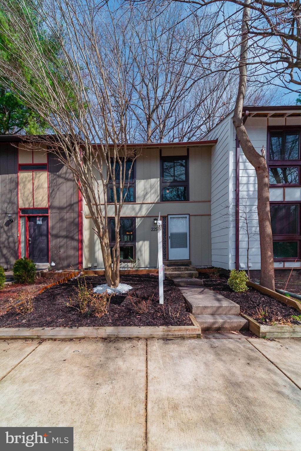 RESTON - Residential