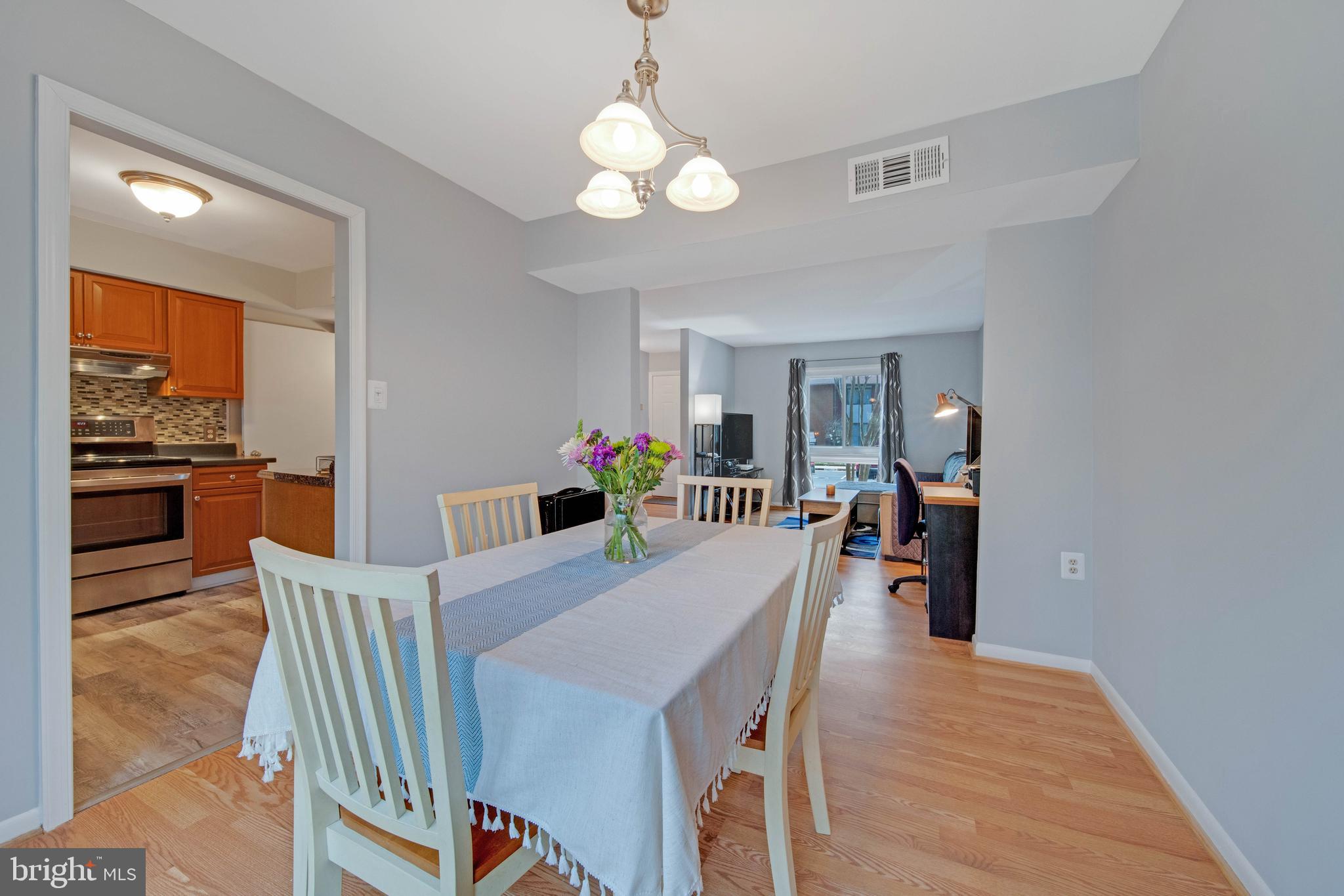 RESTON - Residential