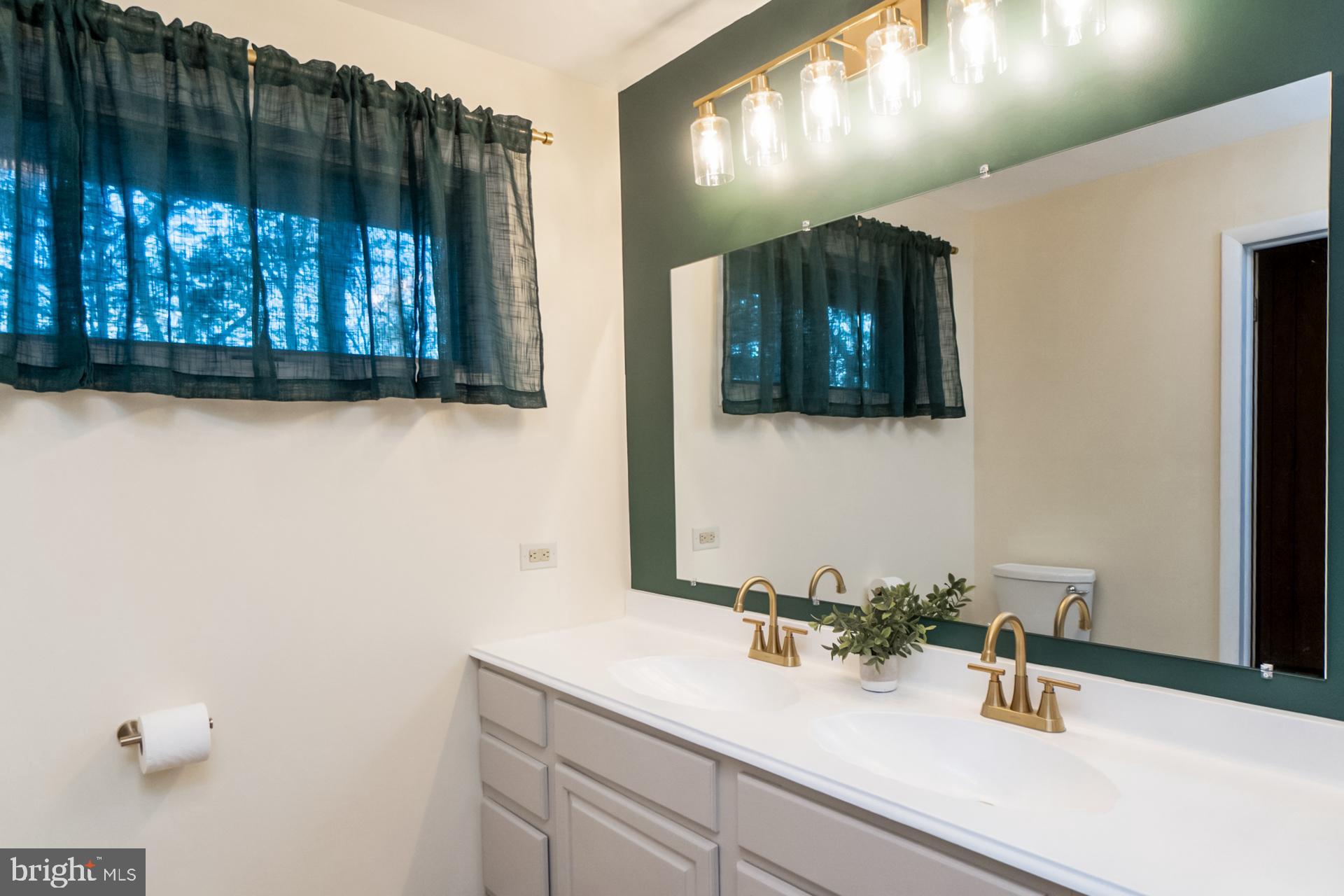 MAHONING MANOR - Residential