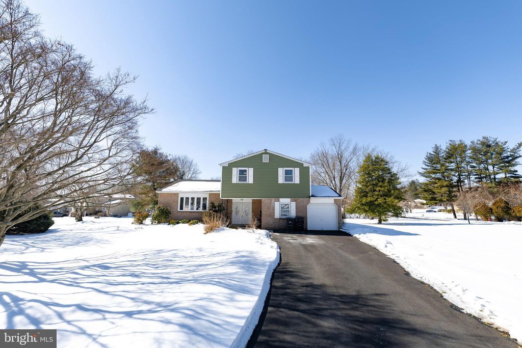 Photo of 184 W Georgianna Drive, RICHBORO, PA 18954 (MLS # PABU2114854)