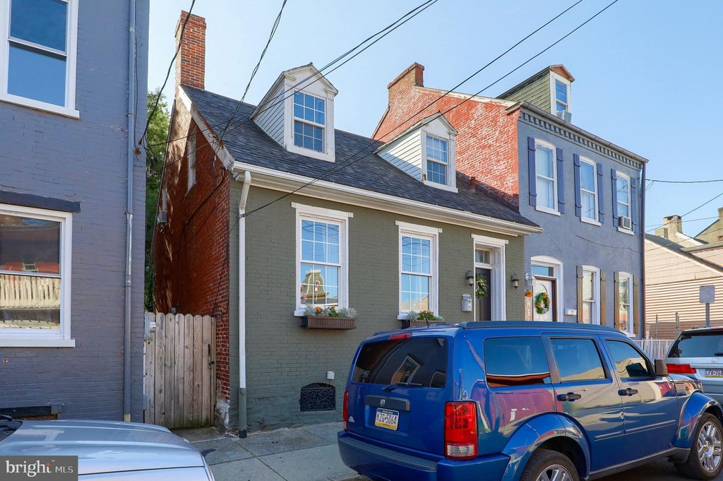 Photo of 19 HOWARD AVE, LANCASTER, PA 17602 (MLS # PALA2040336)