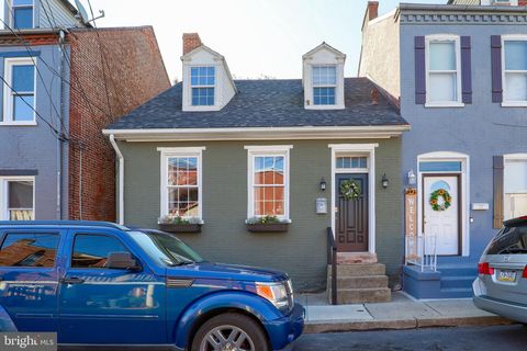 Photo of 19 HOWARD AVE, LANCASTER, PA 17602 (MLS # PALA2040336)