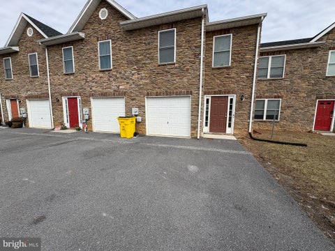 Townhouse For Rent - 45 Santa Fe Court<br/> FALLING WATERS, WV 25419