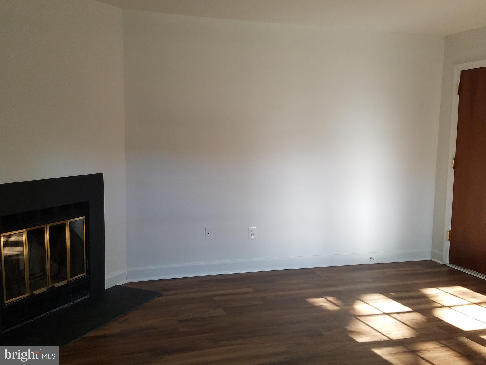 PALISADE GARDENS - Residential Lease