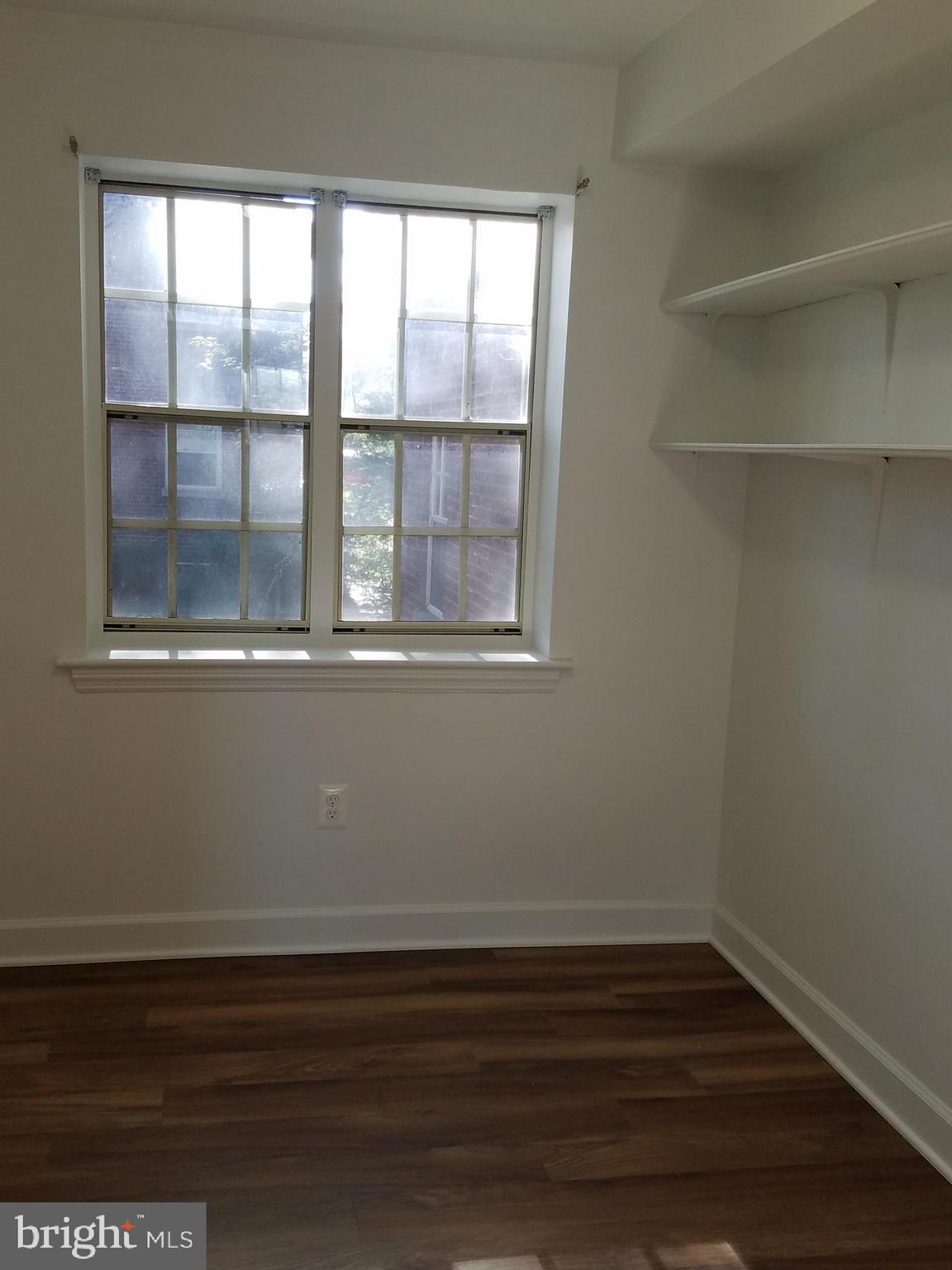 PALISADE GARDENS - Residential Lease