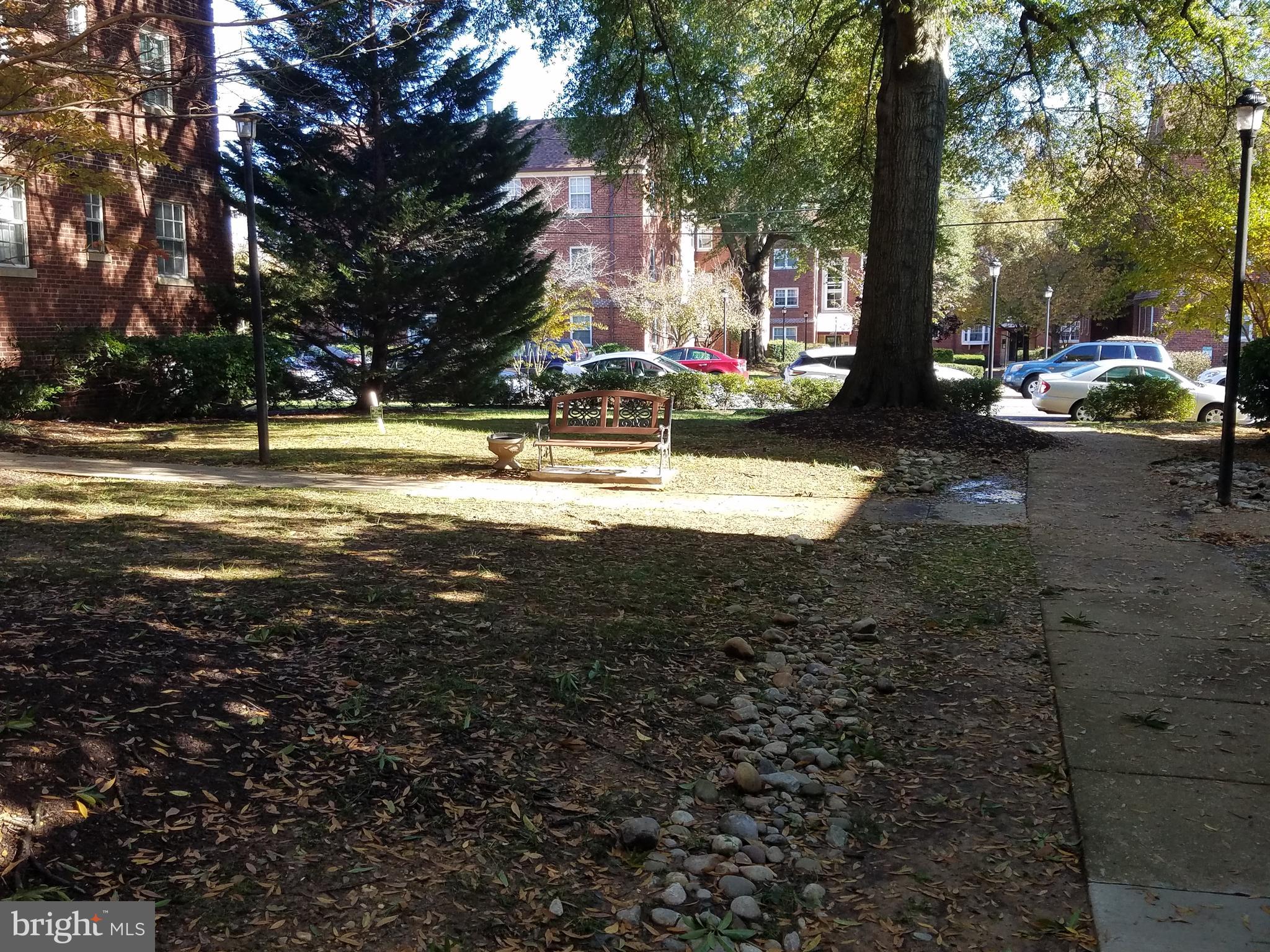 PALISADE GARDENS - Residential Lease