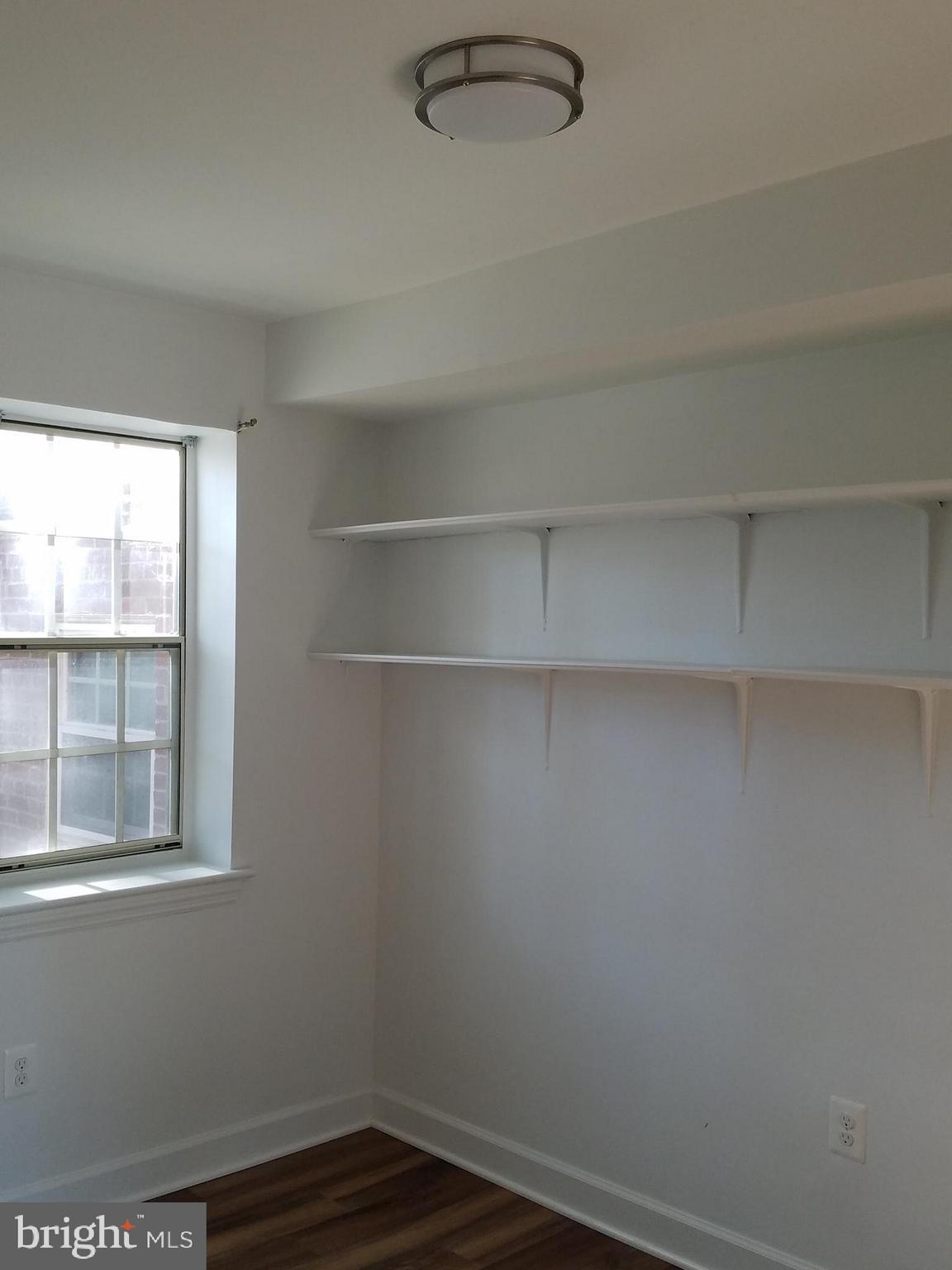 PALISADE GARDENS - Residential Lease