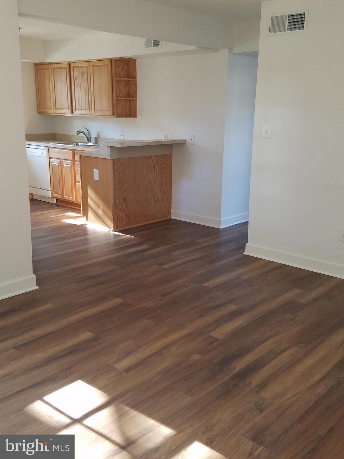 PALISADE GARDENS - Residential Lease