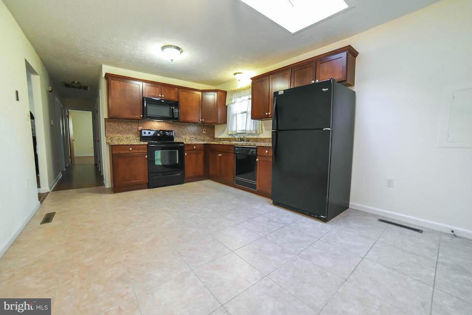 BEVERLY ESTATES - Residential