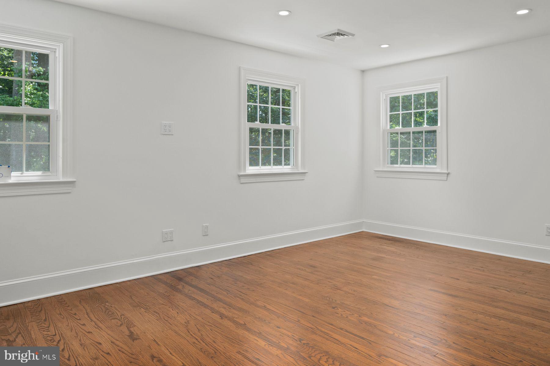 RADNOR HUNT - Residential