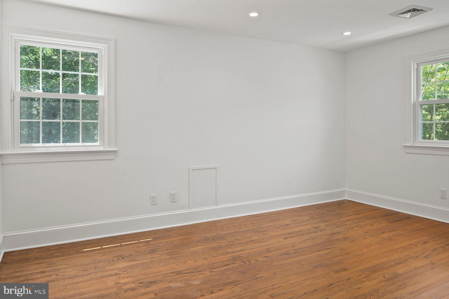 RADNOR HUNT - Residential