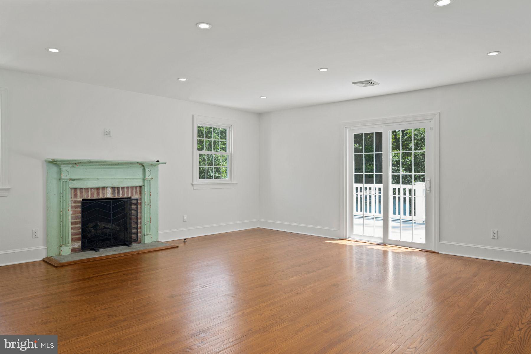 RADNOR HUNT - Residential