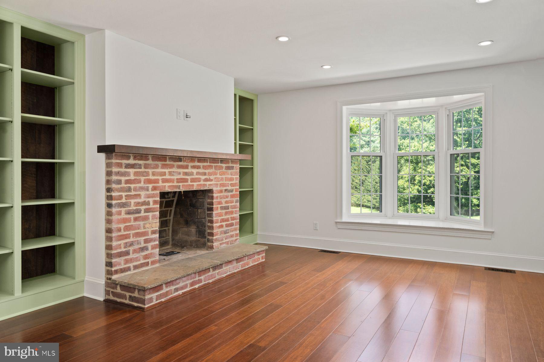 RADNOR HUNT - Residential