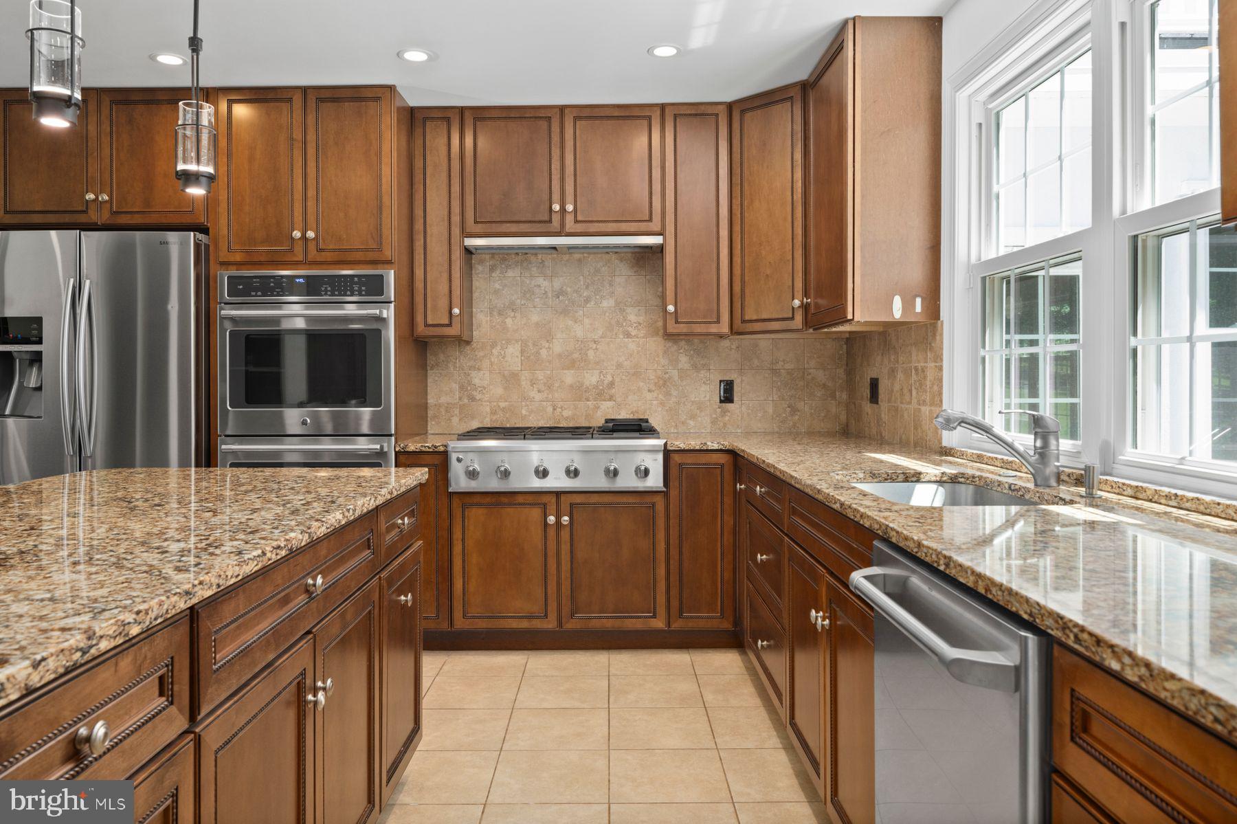 RADNOR HUNT - Residential