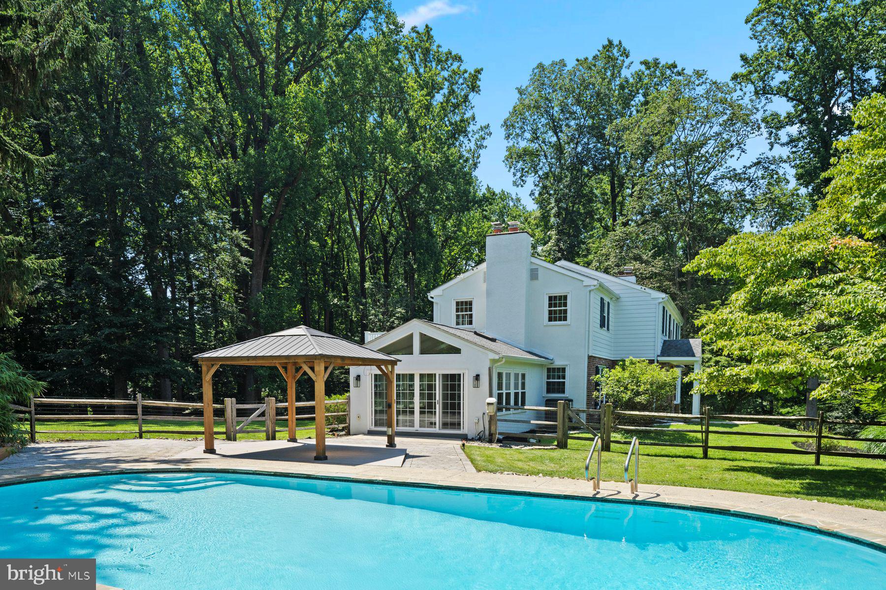 RADNOR HUNT - Residential