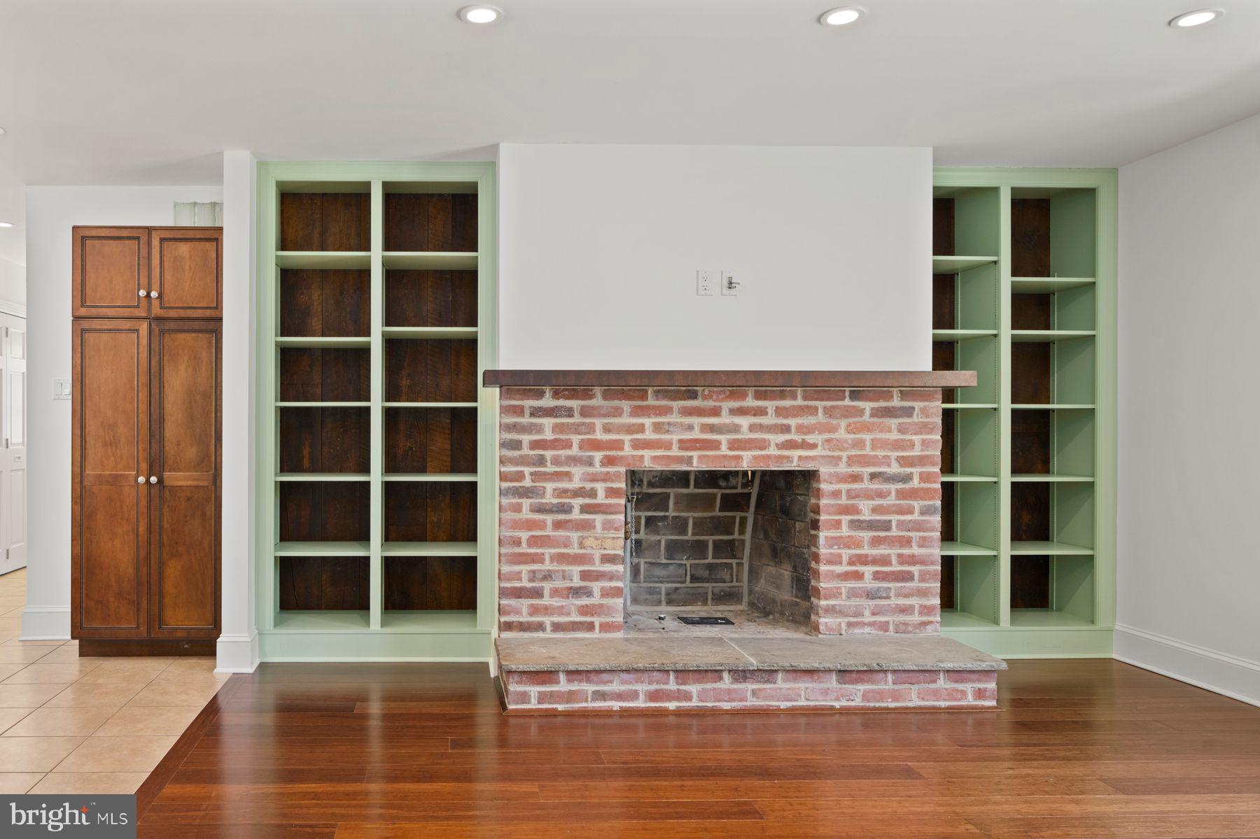 RADNOR HUNT - Residential