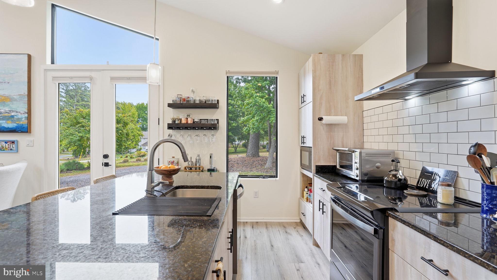 STRATFORD HARBOUR - Residential