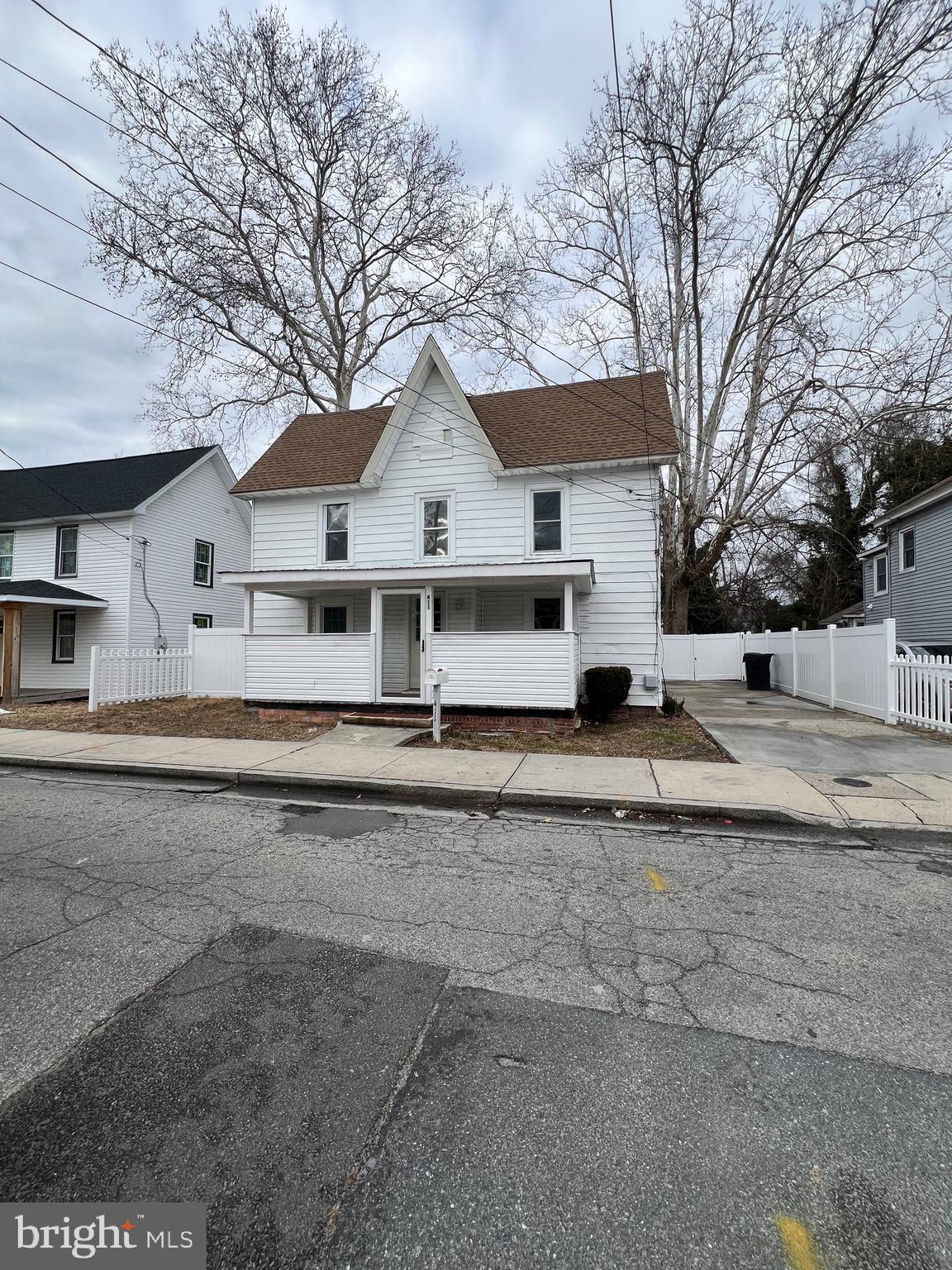 411 ELIZABETH STREET