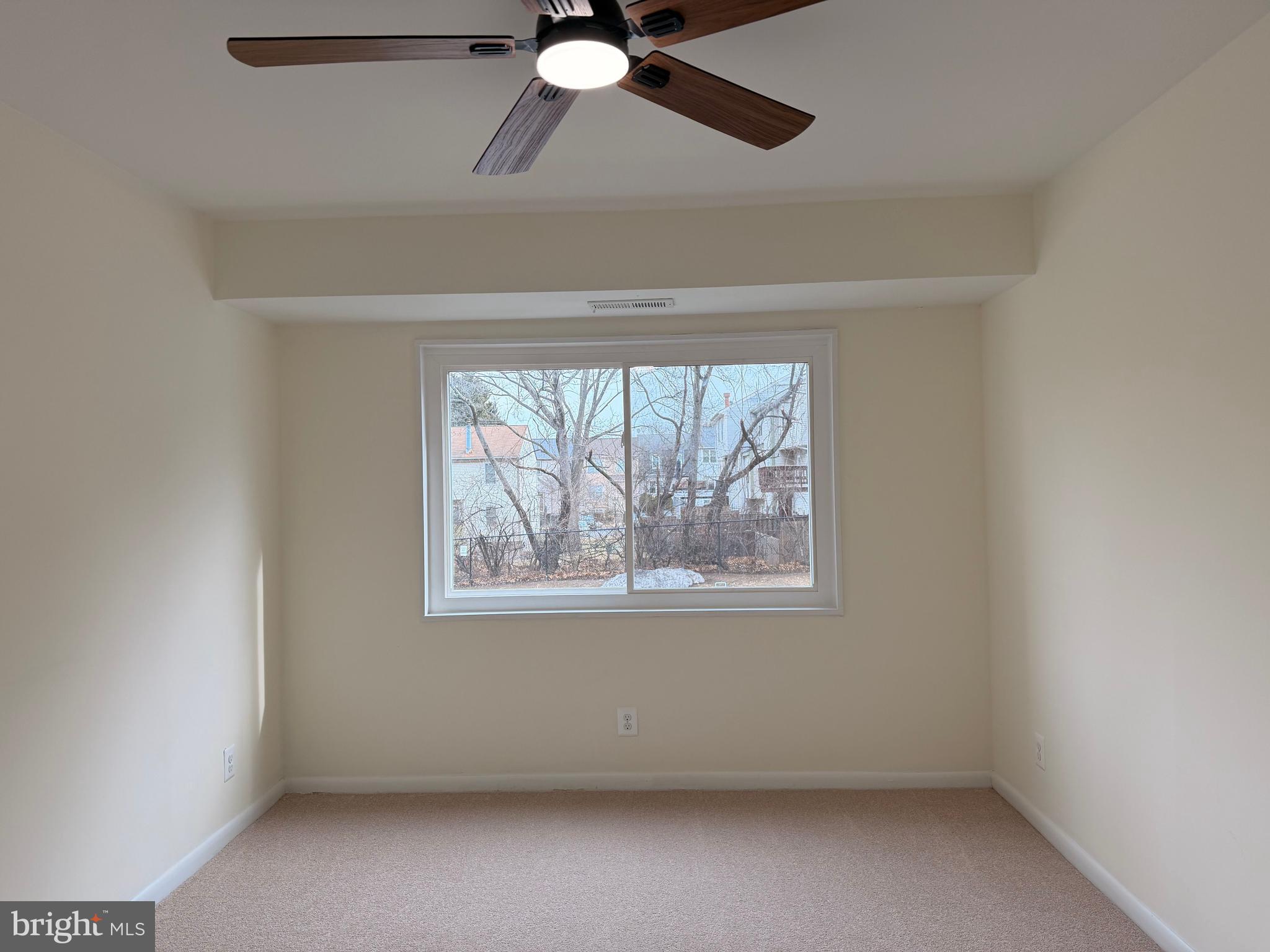 COLUMBIA TOWERS - Residential