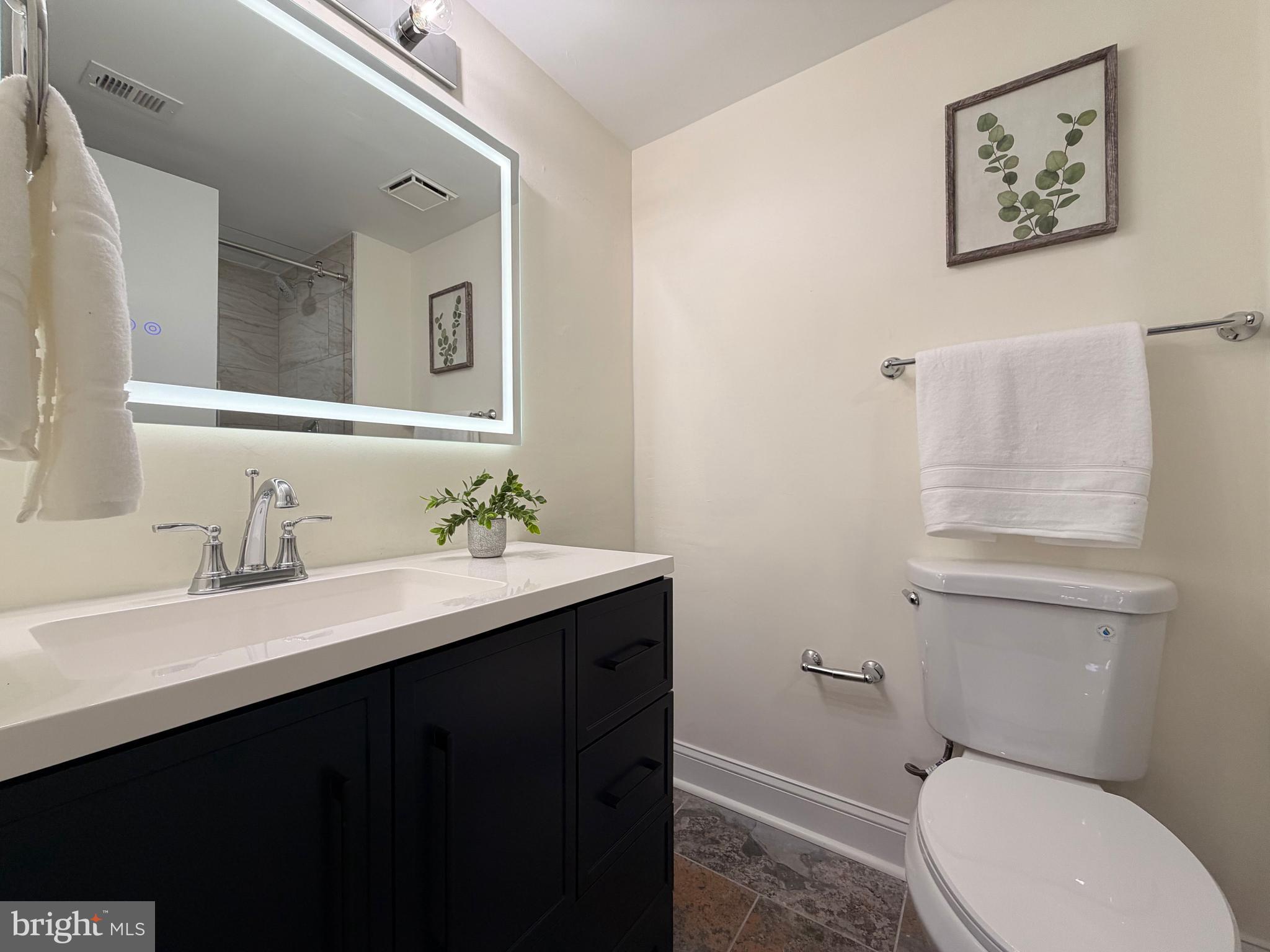 COLUMBIA TOWERS - Residential