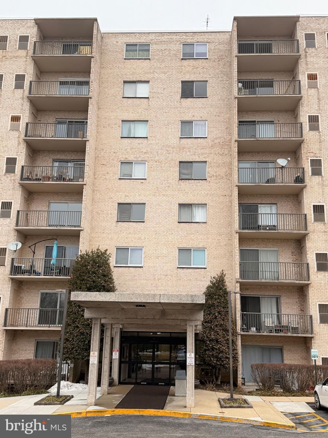 COLUMBIA TOWERS - Residential