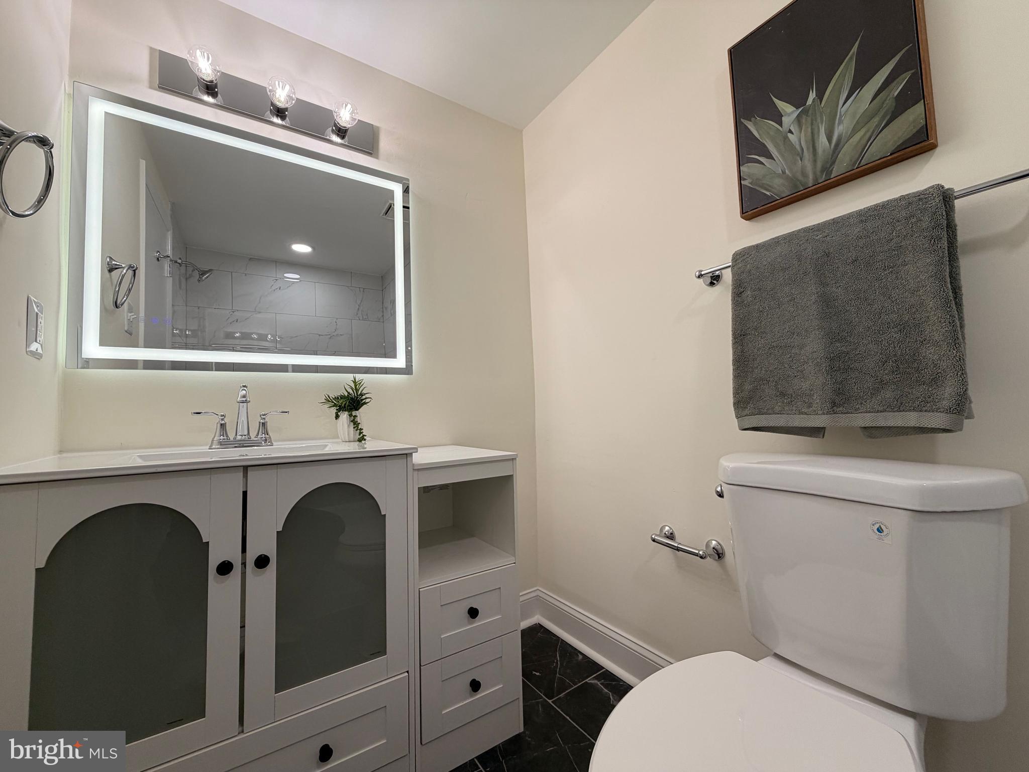 COLUMBIA TOWERS - Residential