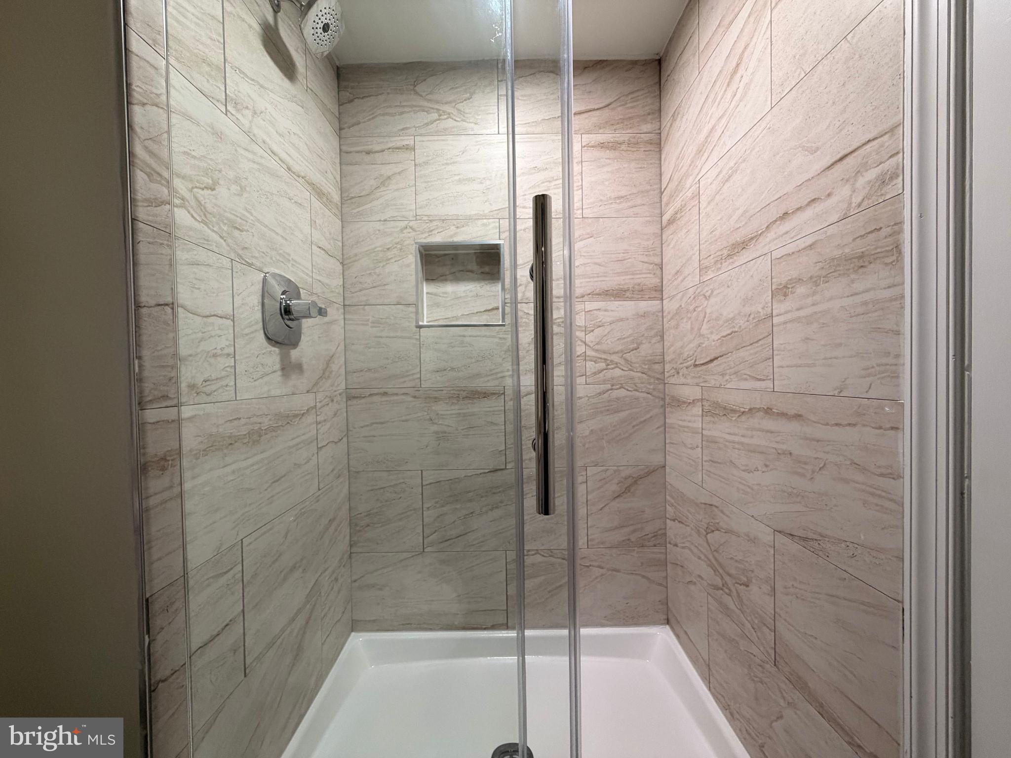 COLUMBIA TOWERS - Residential