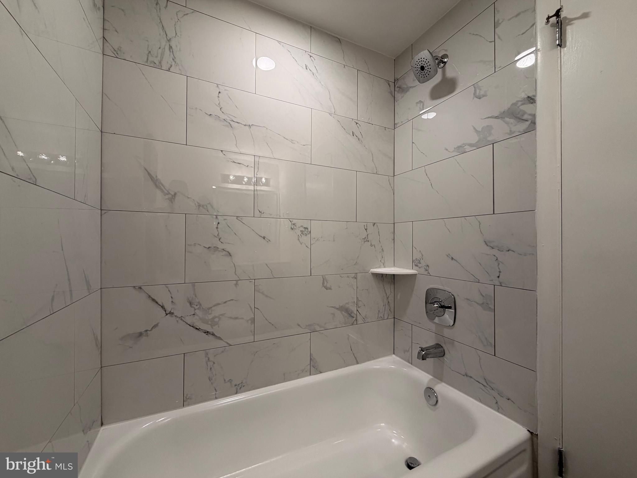 COLUMBIA TOWERS - Residential