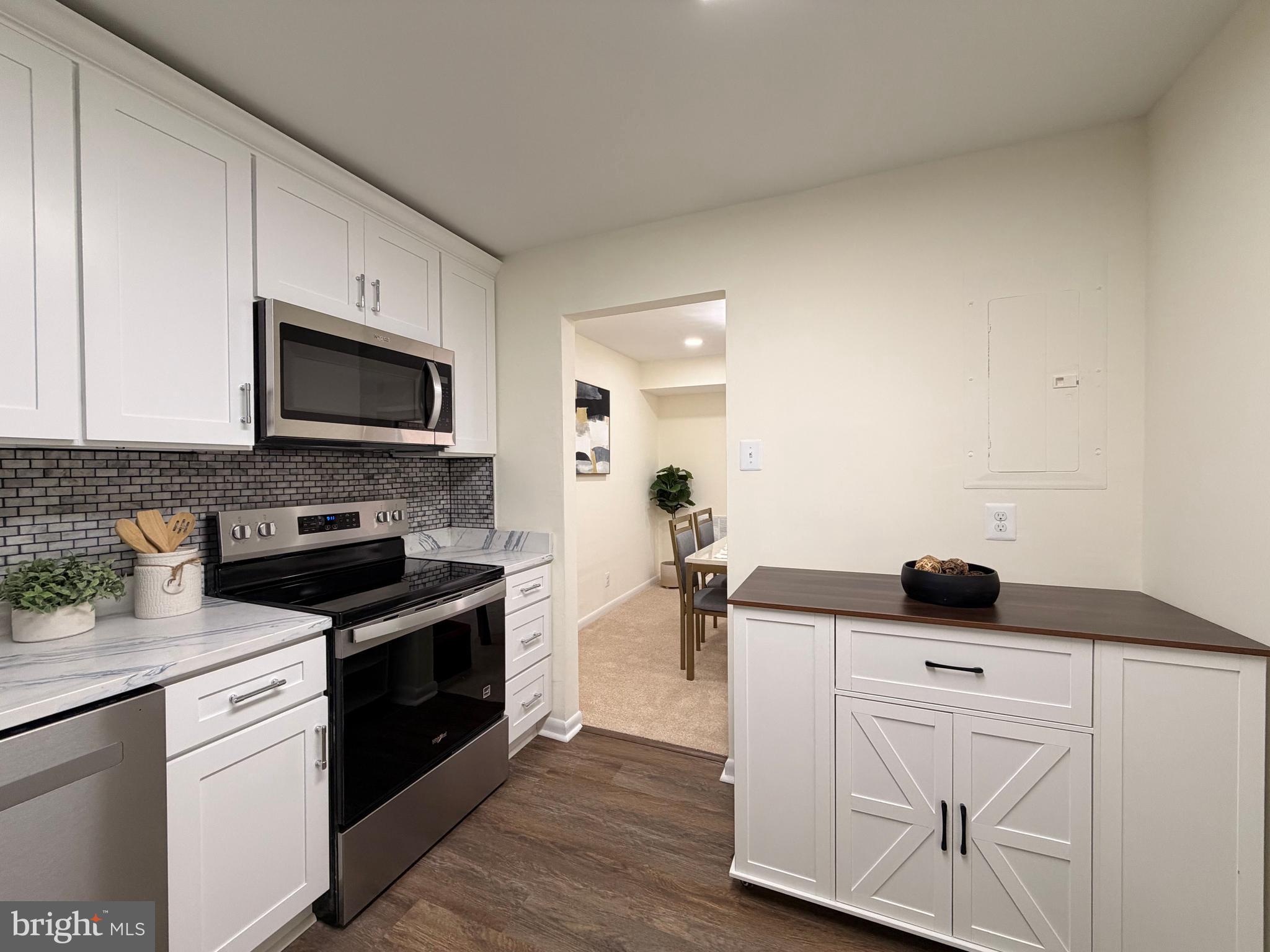 COLUMBIA TOWERS - Residential