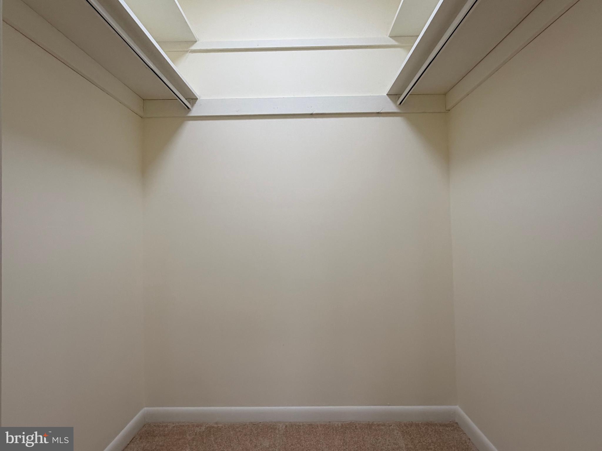 COLUMBIA TOWERS - Residential