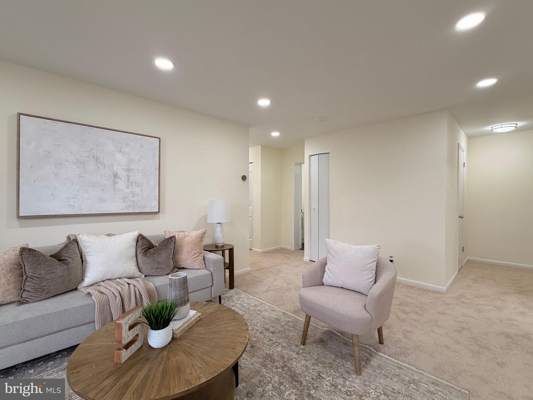 COLUMBIA TOWERS - Residential