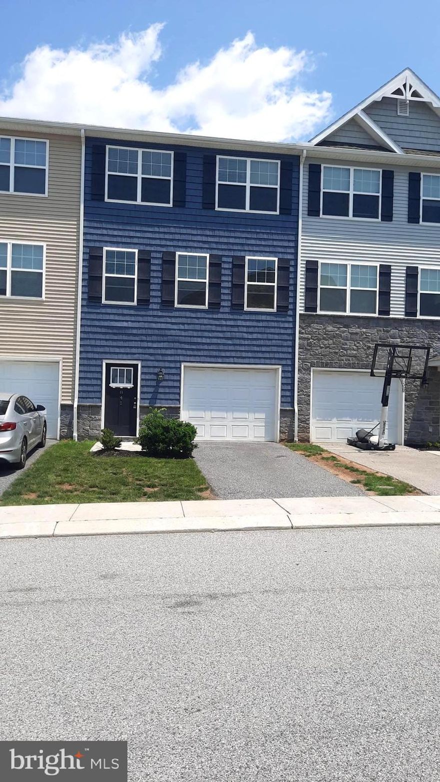 Beautiful townhome available in the very popular Admirals Quay development, CV school district. This home features granite countertops, laminate flooring and a first-floor bonus room for extra storage or living space.