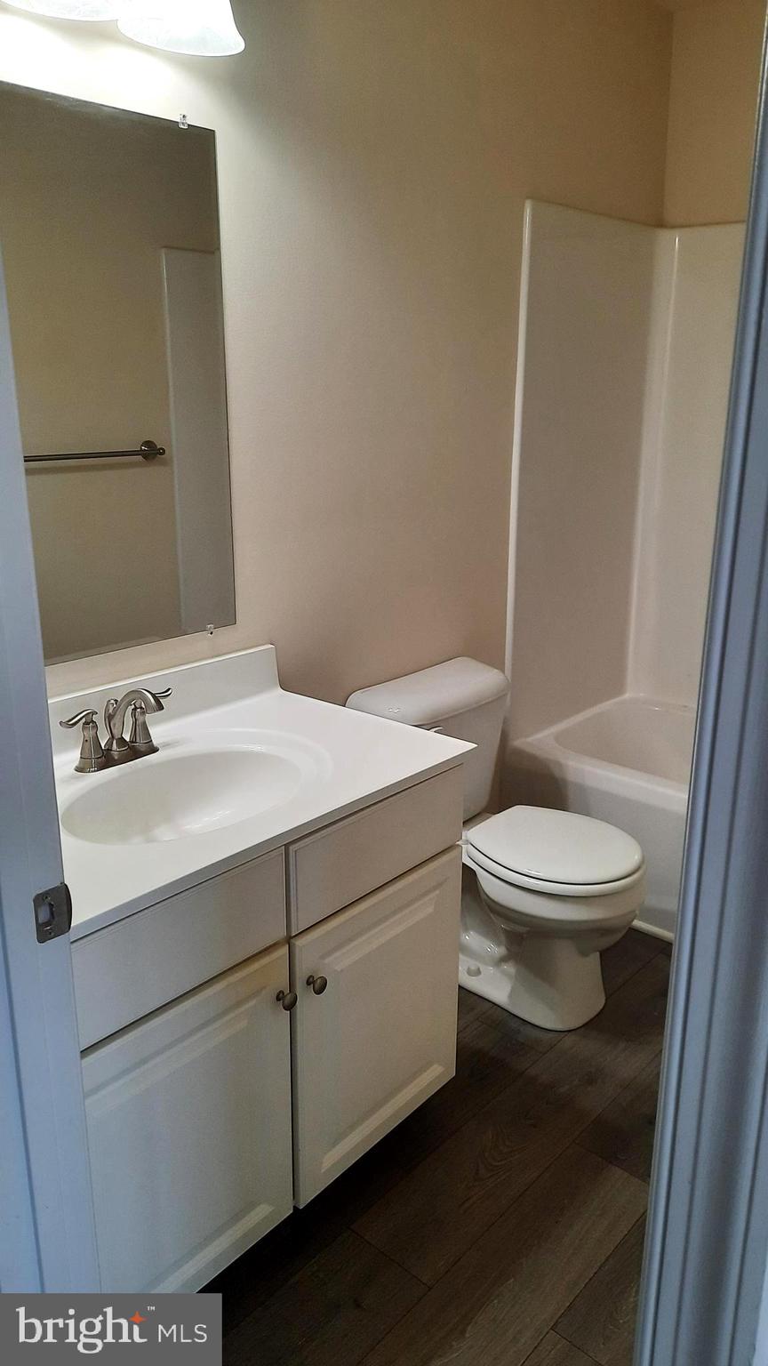 ADMIRALS QUAY - Residential Lease