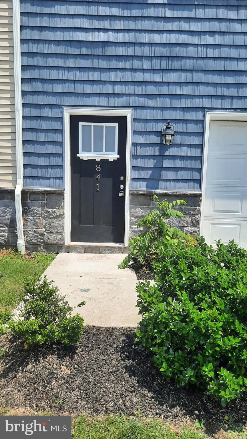 ADMIRALS QUAY - Residential Lease