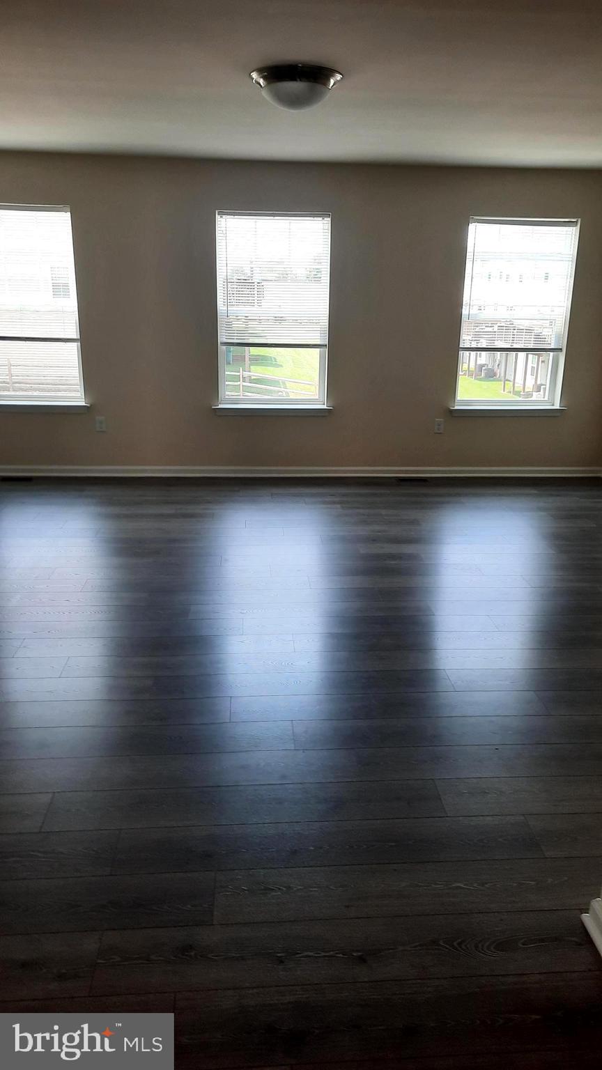 ADMIRALS QUAY - Residential Lease