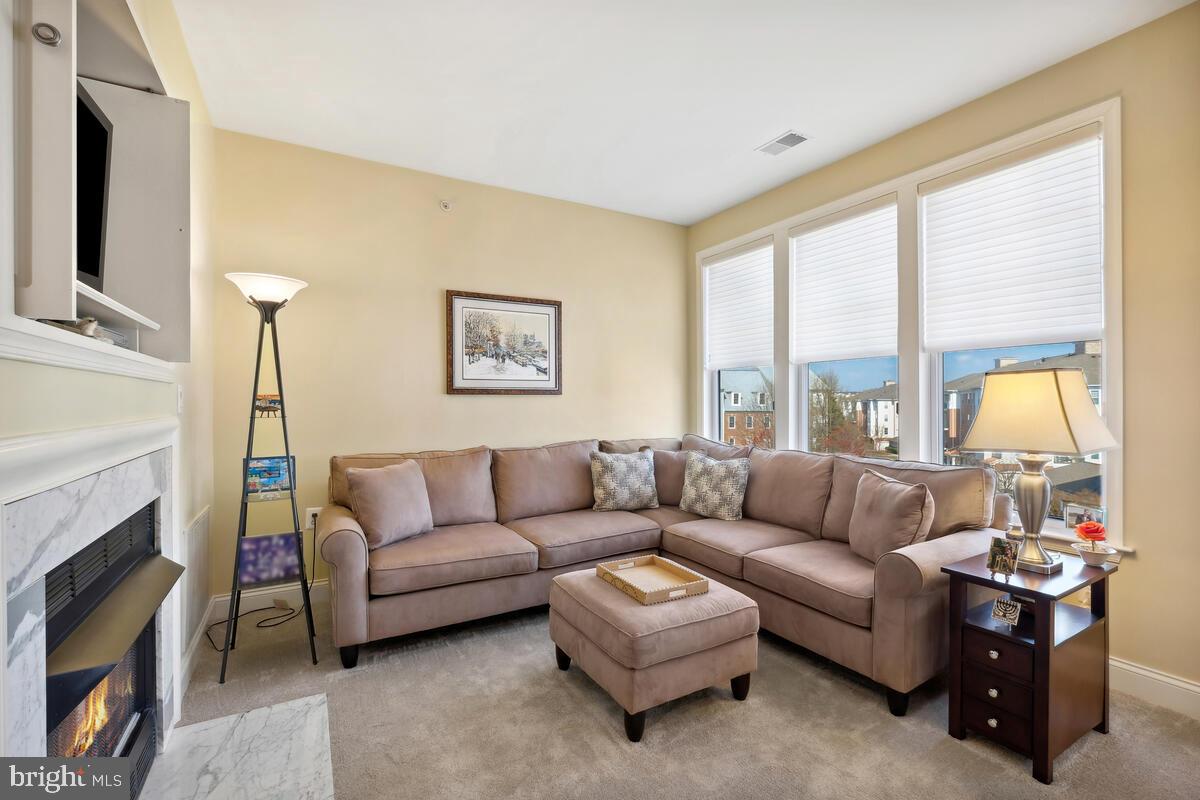 KENTLANDS - Residential