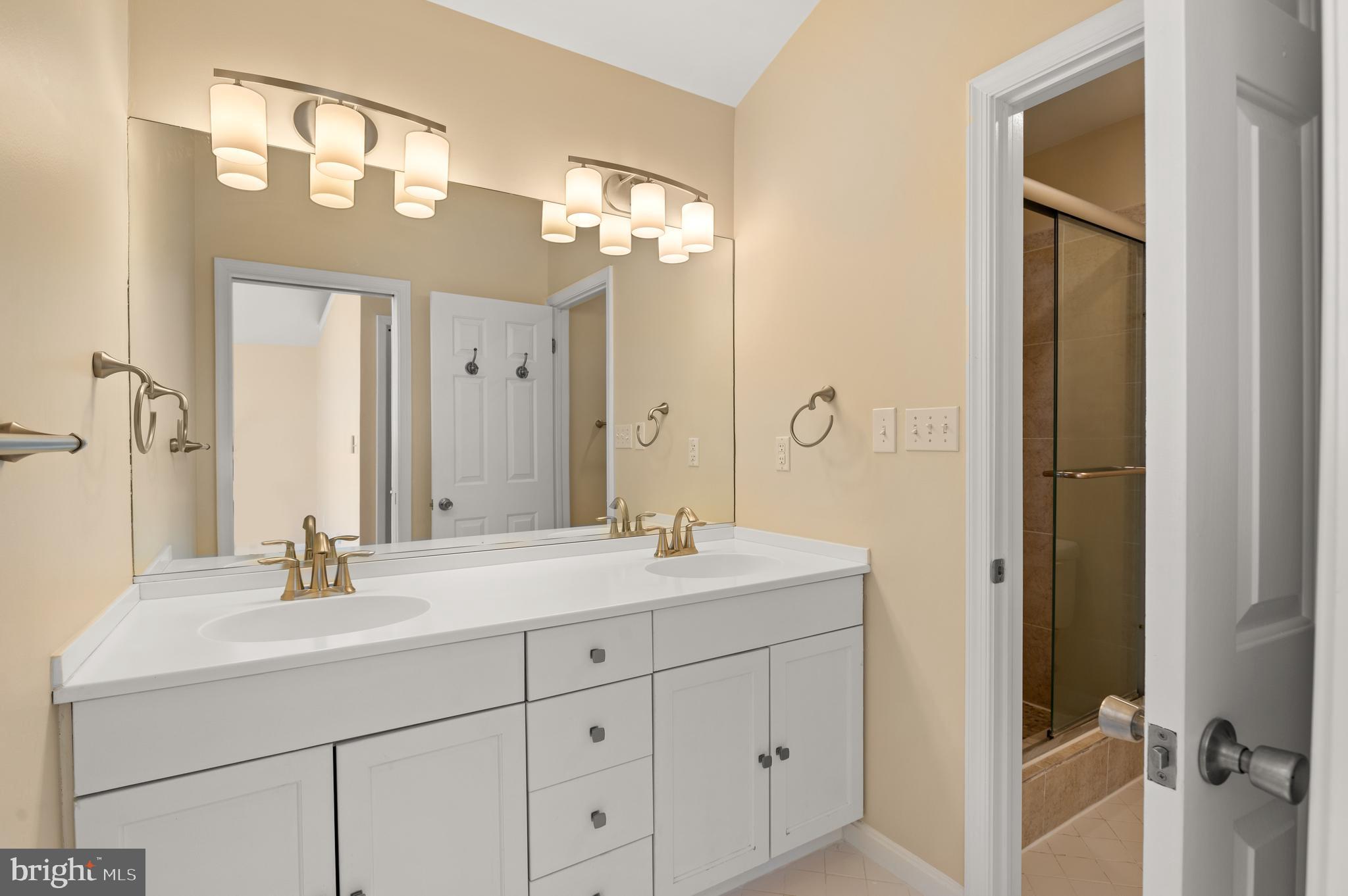 ARUNDEL ON THE BAY - Residential Lease