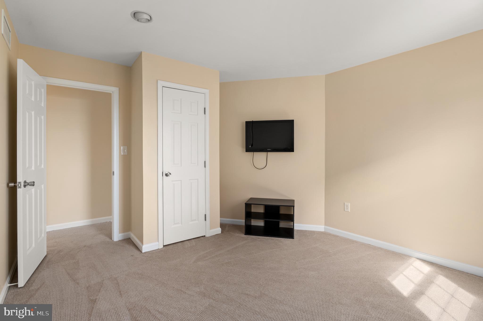 ARUNDEL ON THE BAY - Residential Lease