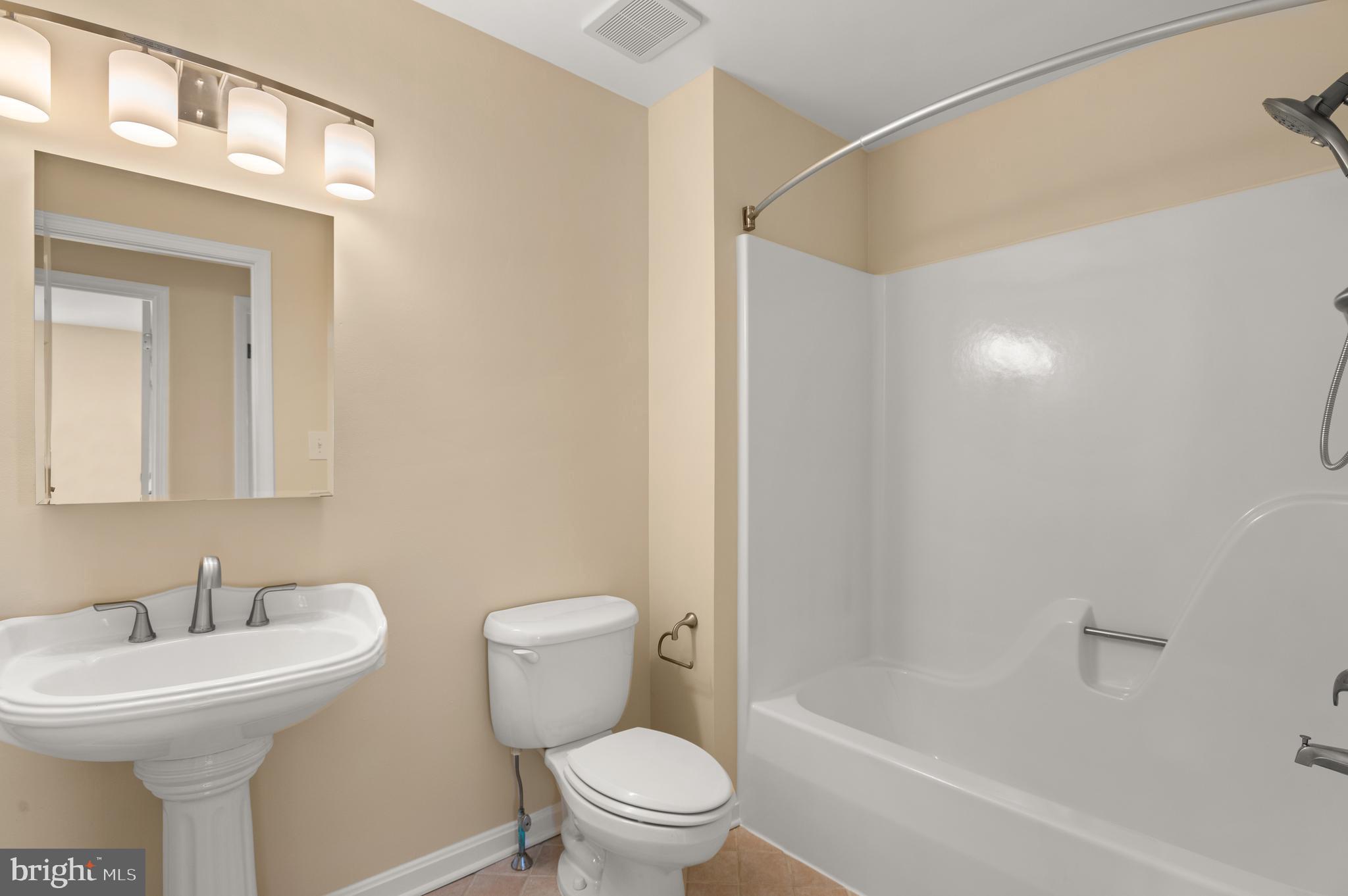 ARUNDEL ON THE BAY - Residential Lease