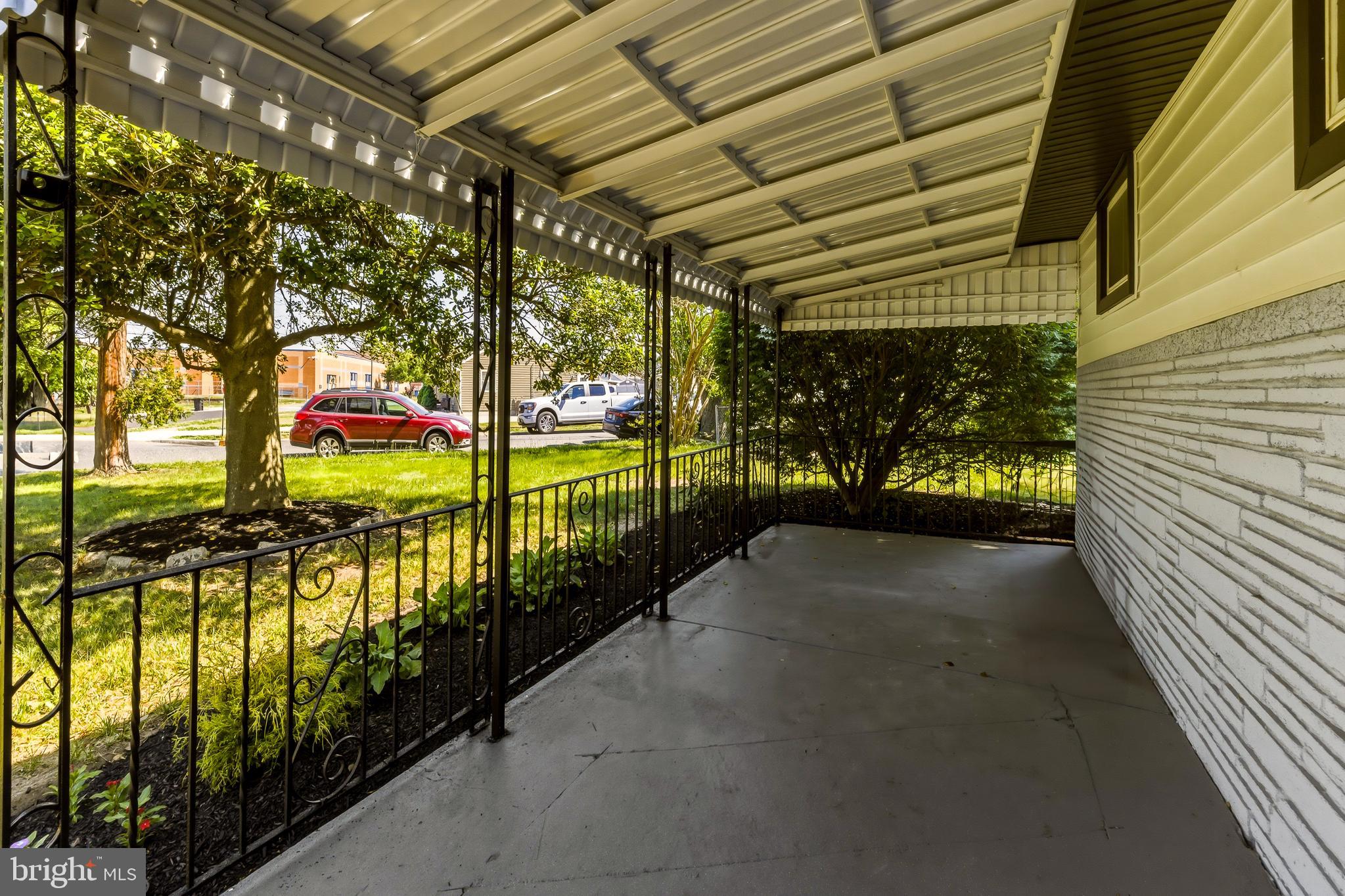 1025 MONMOUTH ROAD