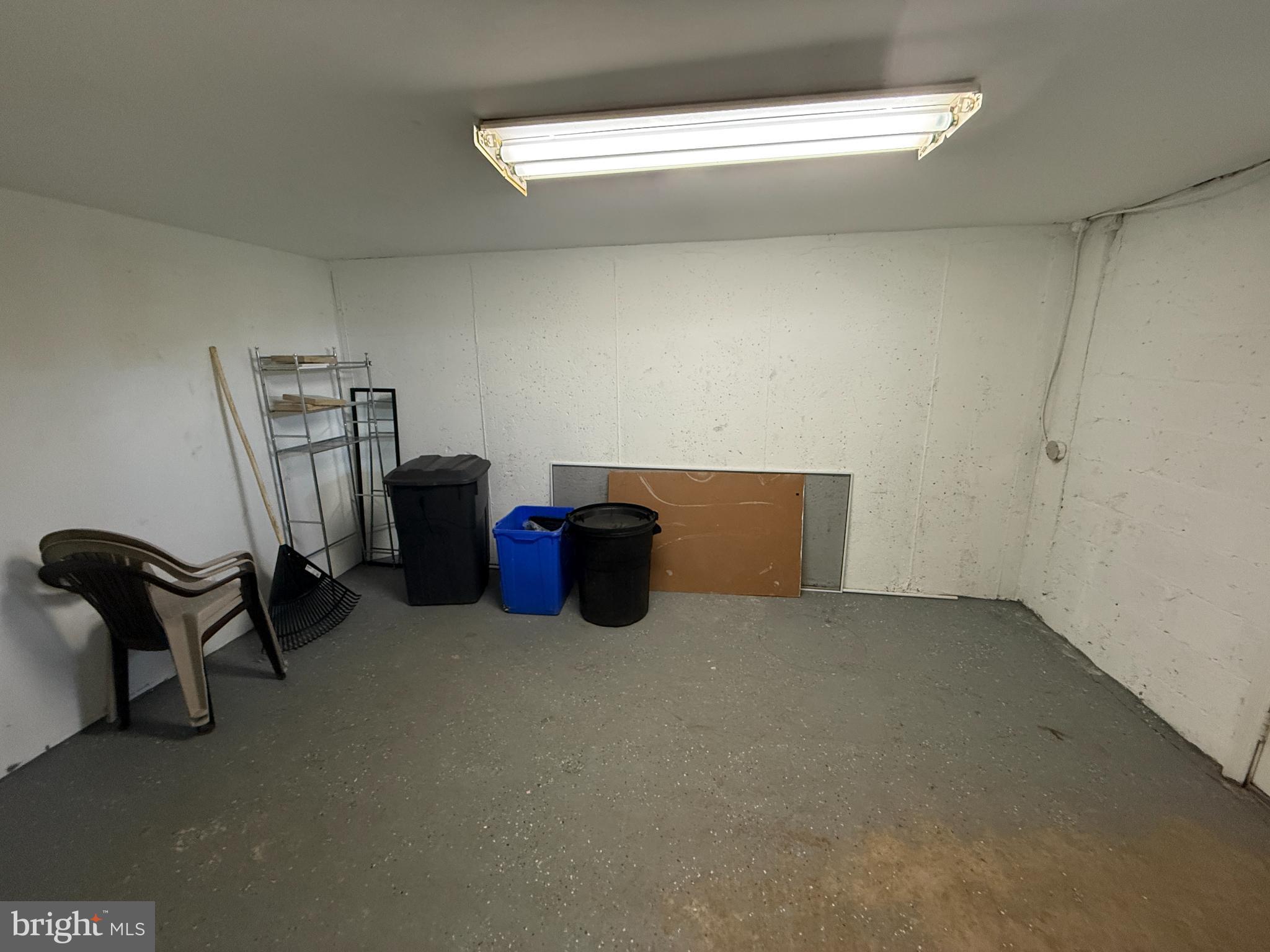 PARKWOOD - Residential Lease