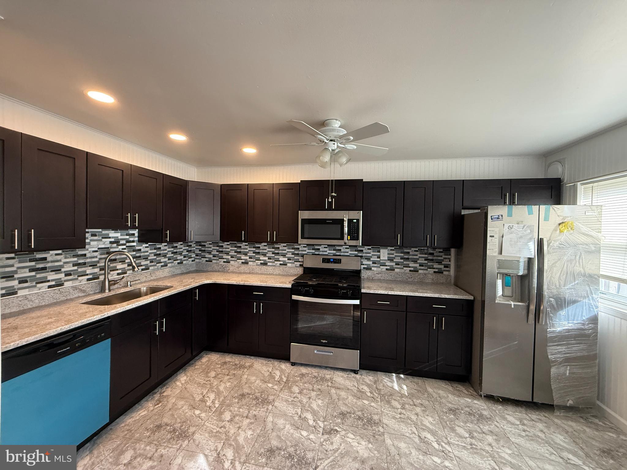 PARKWOOD - Residential Lease