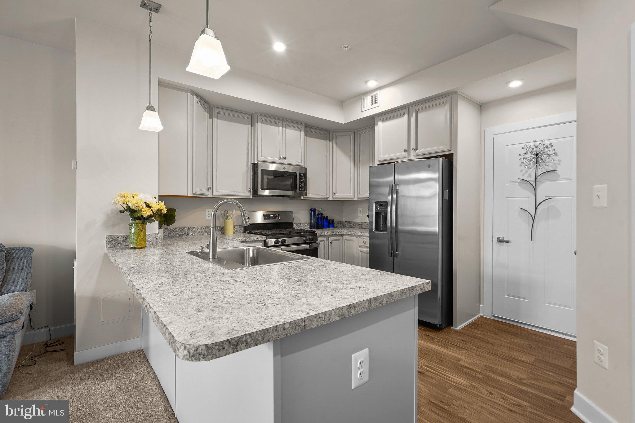 OAKDALE VILLAGE - Residential Lease