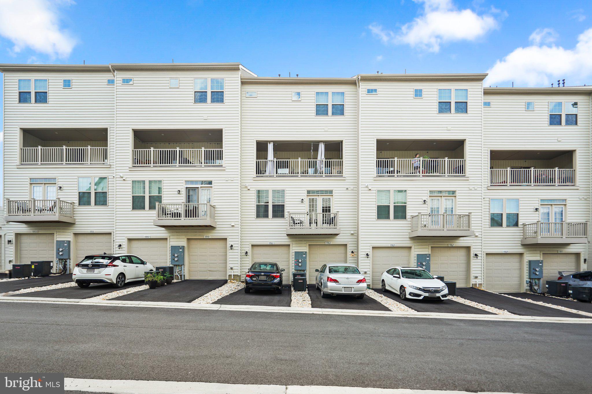 OAKDALE VILLAGE - Residential Lease