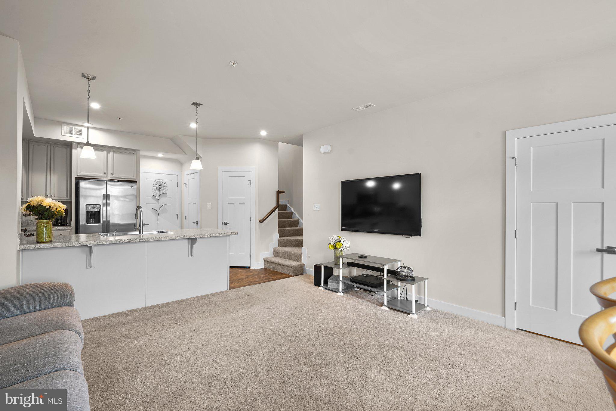 OAKDALE VILLAGE - Residential Lease