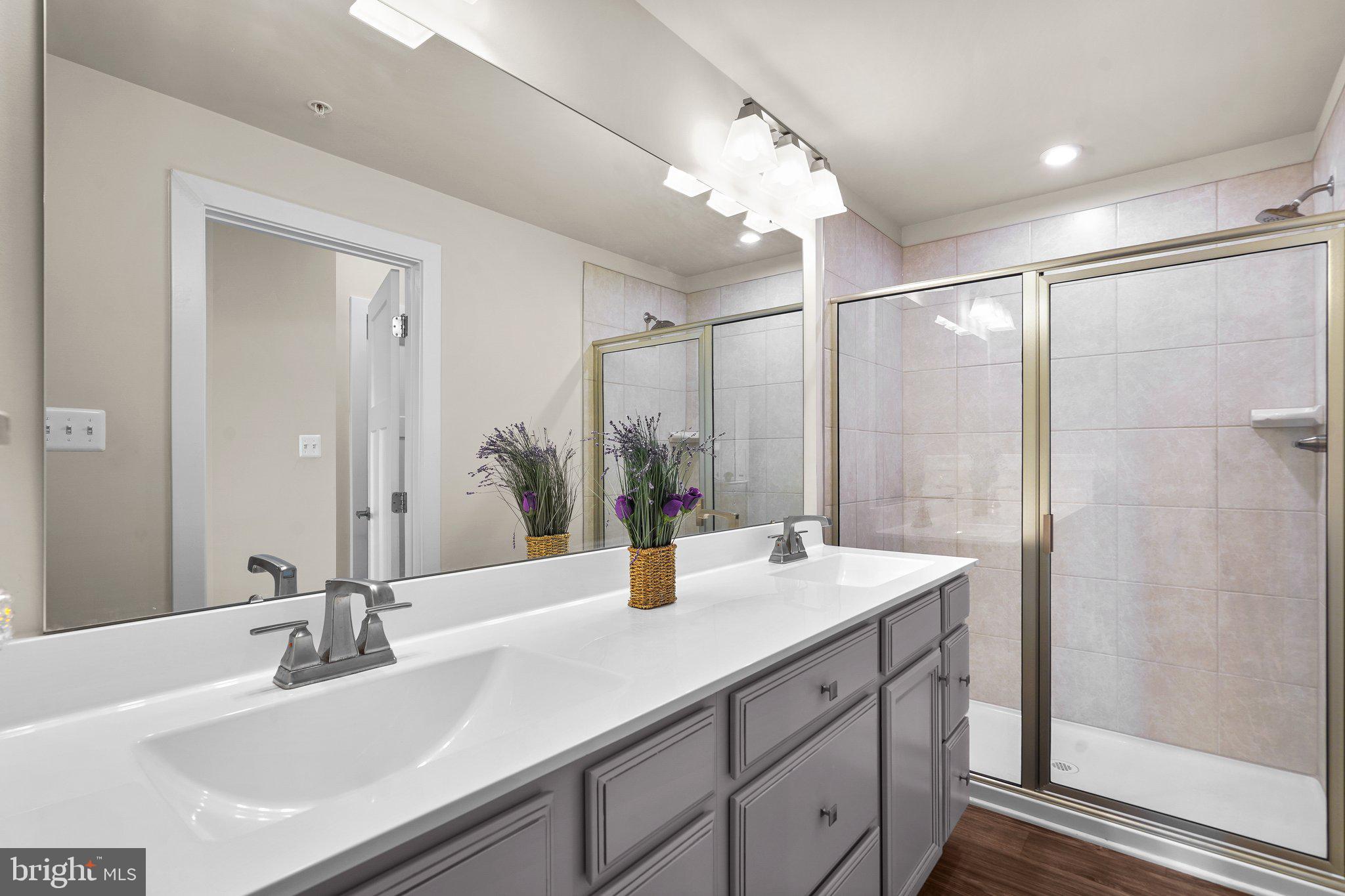 OAKDALE VILLAGE - Residential Lease