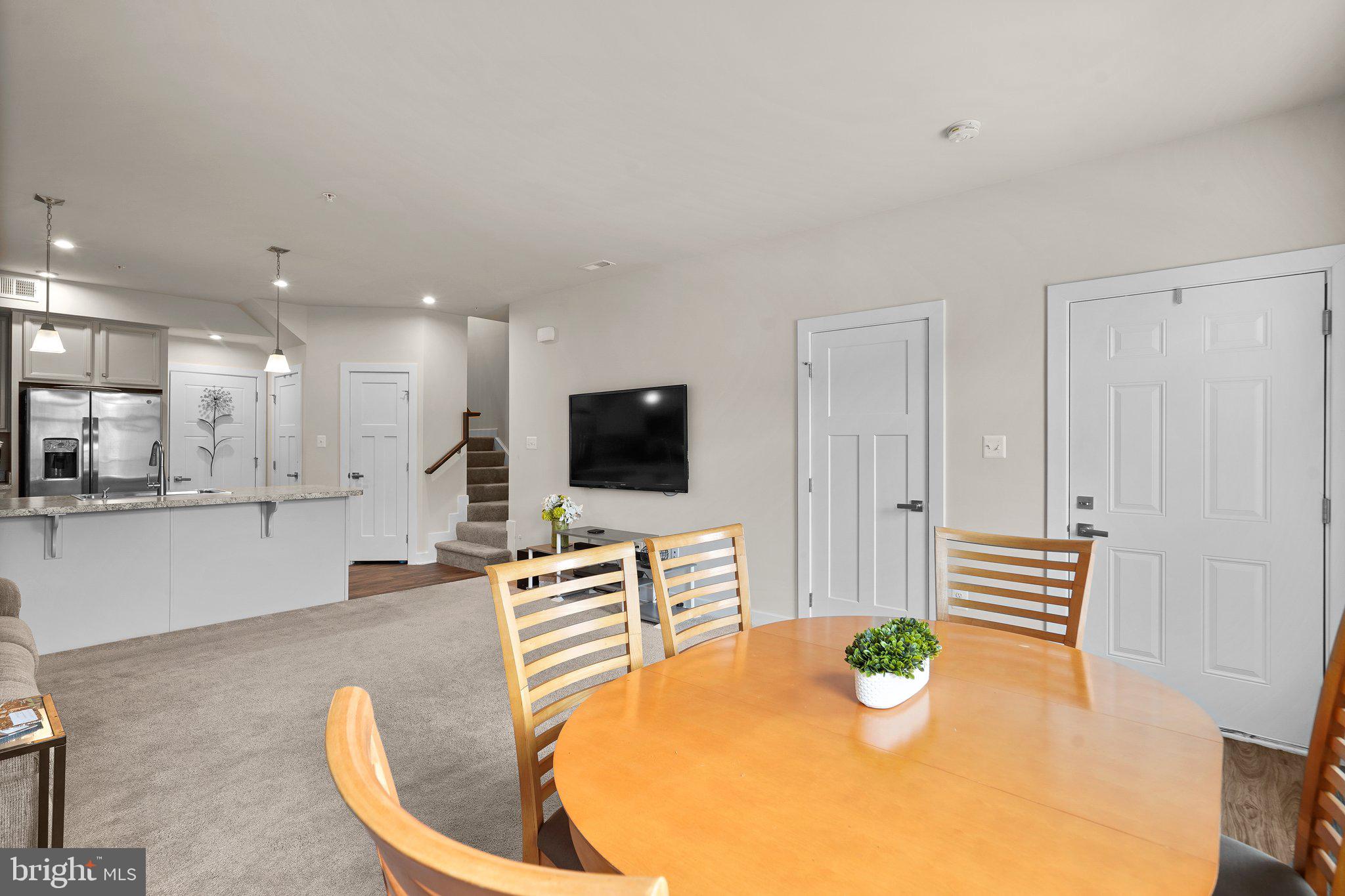 OAKDALE VILLAGE - Residential Lease