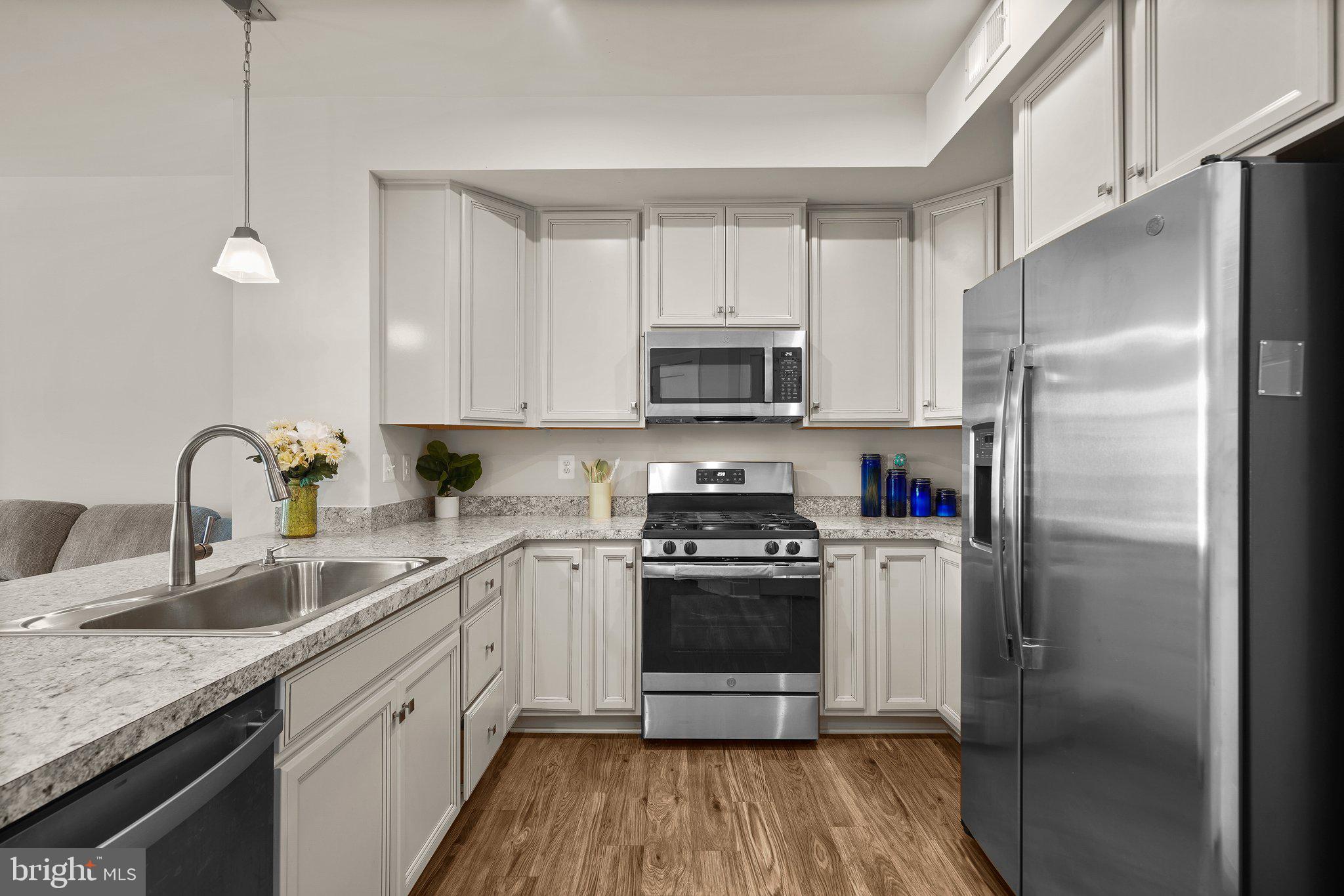 OAKDALE VILLAGE - Residential Lease